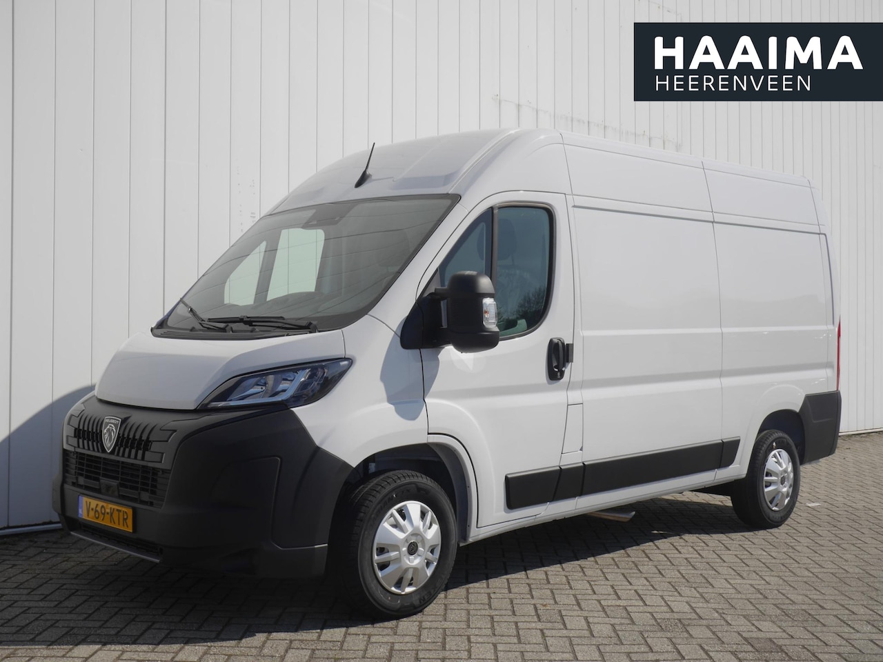 Peugeot Boxer - 2.2 BlueHDi L2H2 3.0t 120 Pk | 2-Zits | Cruise Control | Airco | Camera Achter | USB aansl - AutoWereld.nl