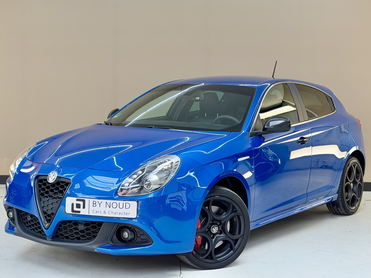 Alfa Romeo Giulietta - 1.4 Turbo Super, 120Pk, 2018, 2de eigenaar, Volledig leder, Memory stoelen, Navigatie, Xen - AutoWereld.nl