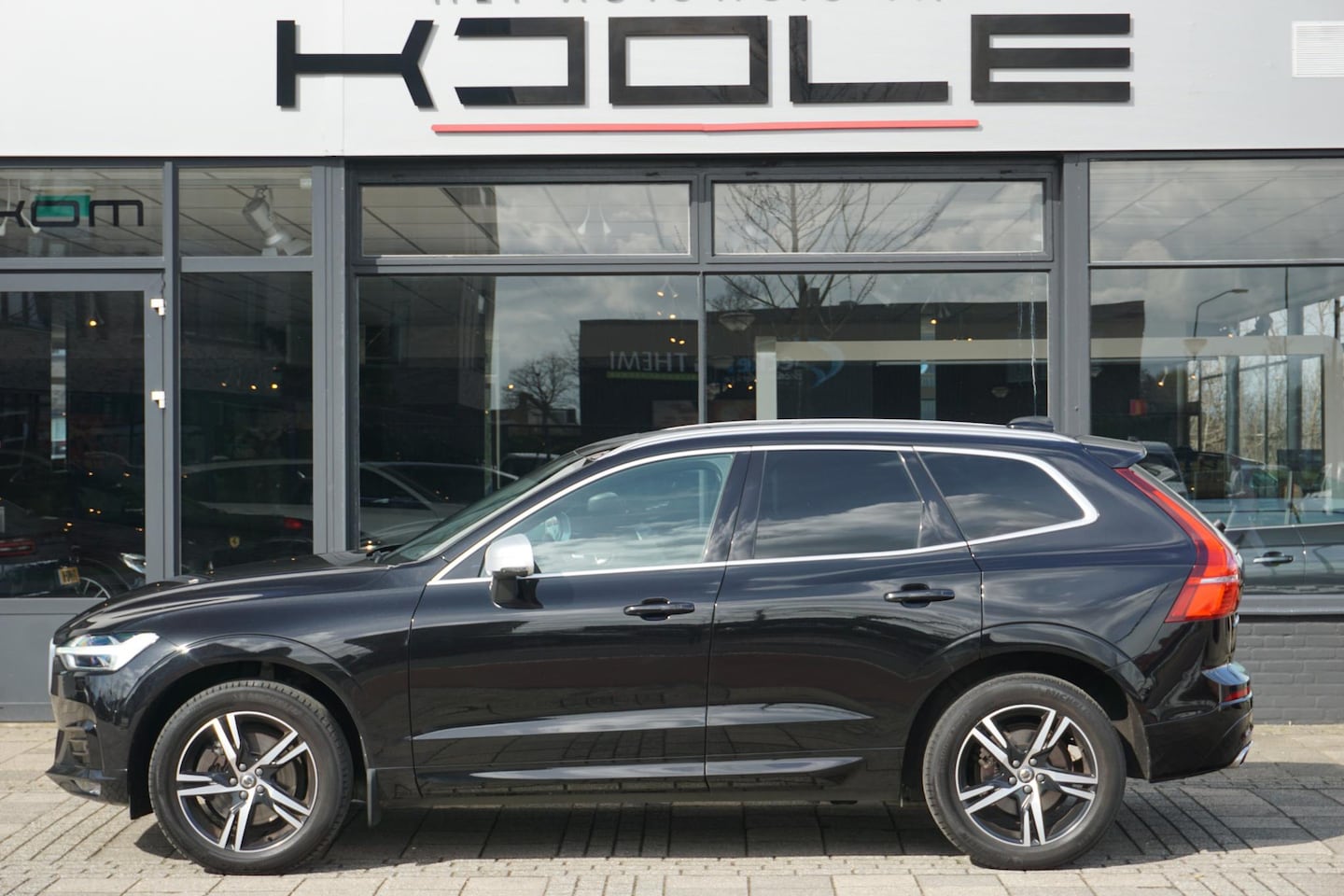 Volvo XC60 - 2.0 T6 AWD R-Design | pano | ACC | CarPlay - AutoWereld.nl