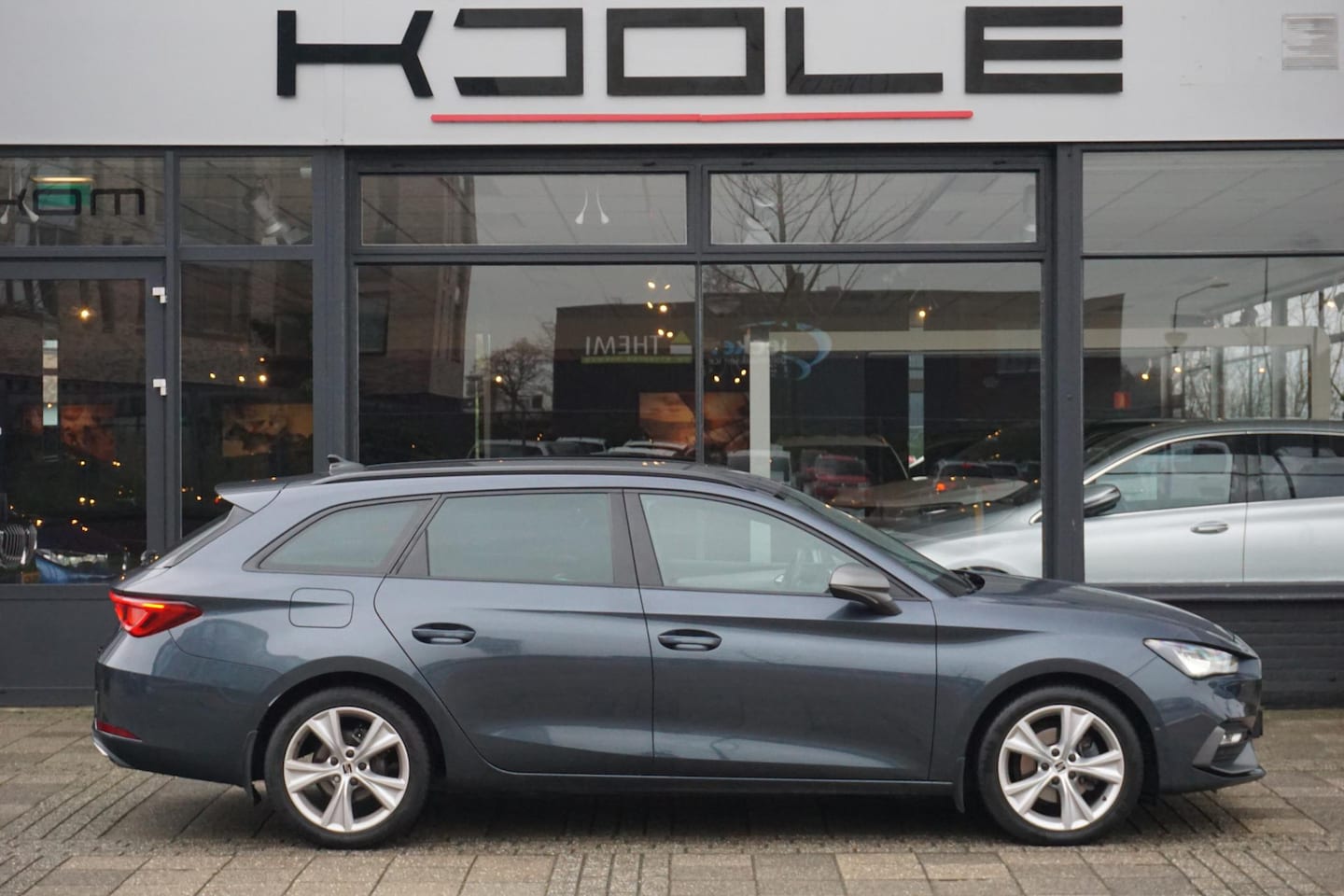 SEAT Leon Sportstourer - 1.5 eTSI FR Business Intense 1.5 eTSI FR Business Intense - AutoWereld.nl