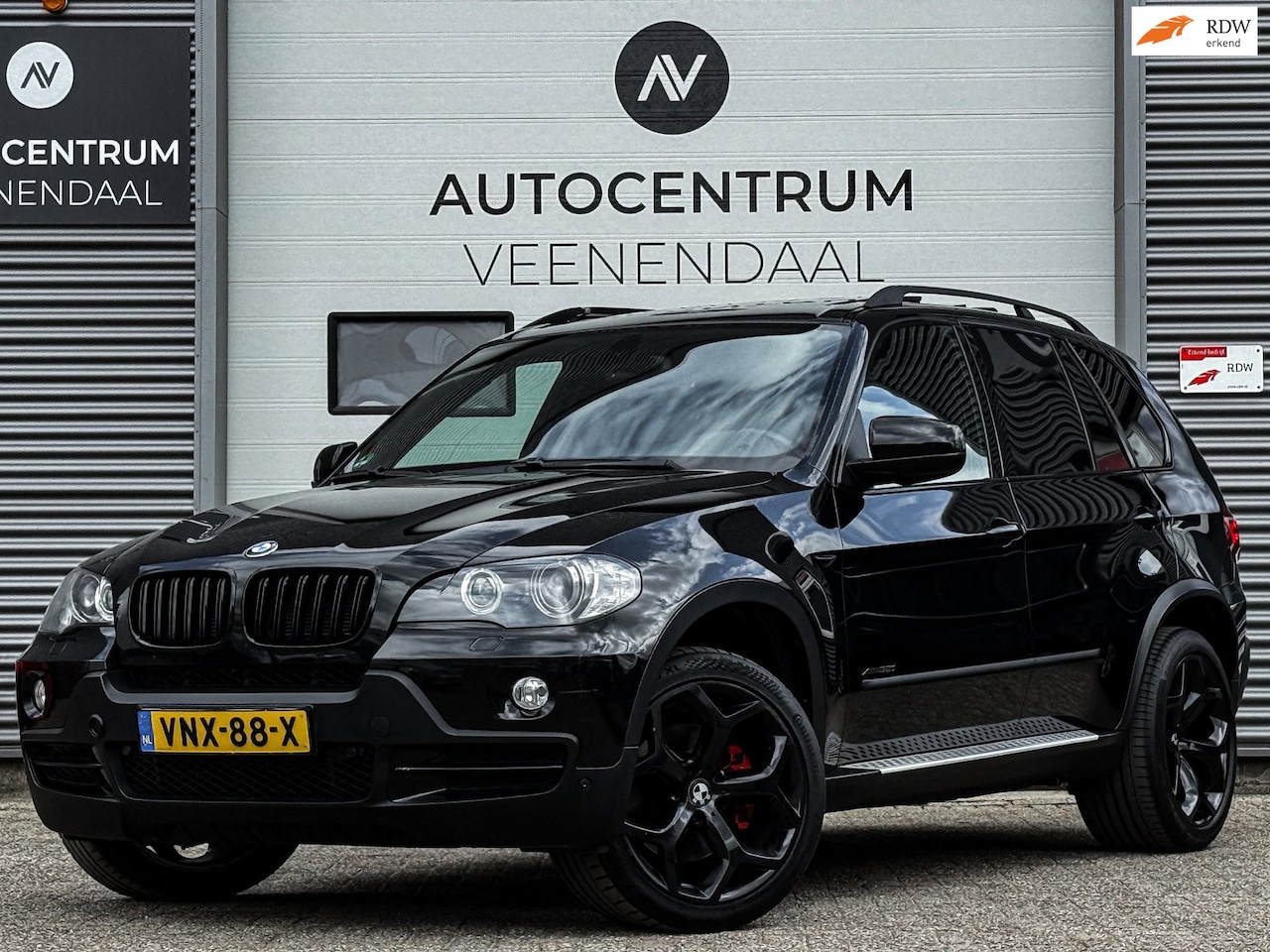 BMW X5 - Xdrive30d 280 PK 6-Cilinder GRIJS KENTEKEN PANO/LEDER/CARPLAY - AutoWereld.nl