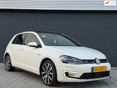 Volkswagen Golf - 1.4 TSI GTE PANO/DSG/LED/LEER