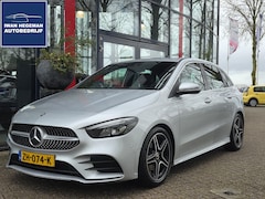 Mercedes-Benz B-klasse - 180 Business Solution AMG AUTOMAAT | Navigatie | Parkeersensoren + Camera | Cruise Control