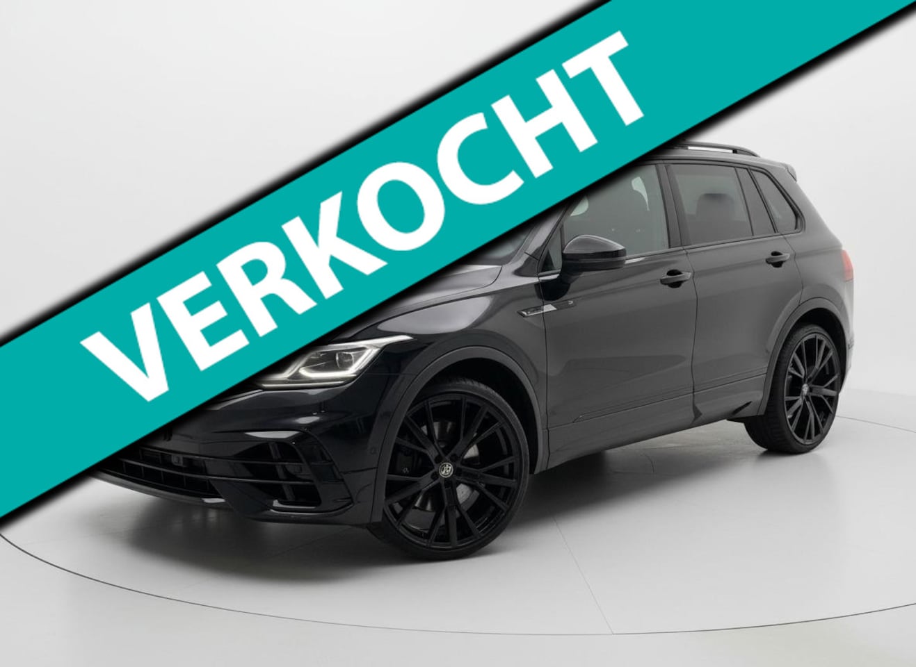 Volkswagen Tiguan - 2.0 TSI R 320PK AKRAPOVIC PANO LEER VOL - AutoWereld.nl