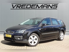 Ford Focus Wagon - 1.6-16V Futura