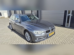 BMW 3-serie Touring - 320d Edition Sport Line Shadow Executive rijdt en schakelt goed, lv deur en scherm schaafs