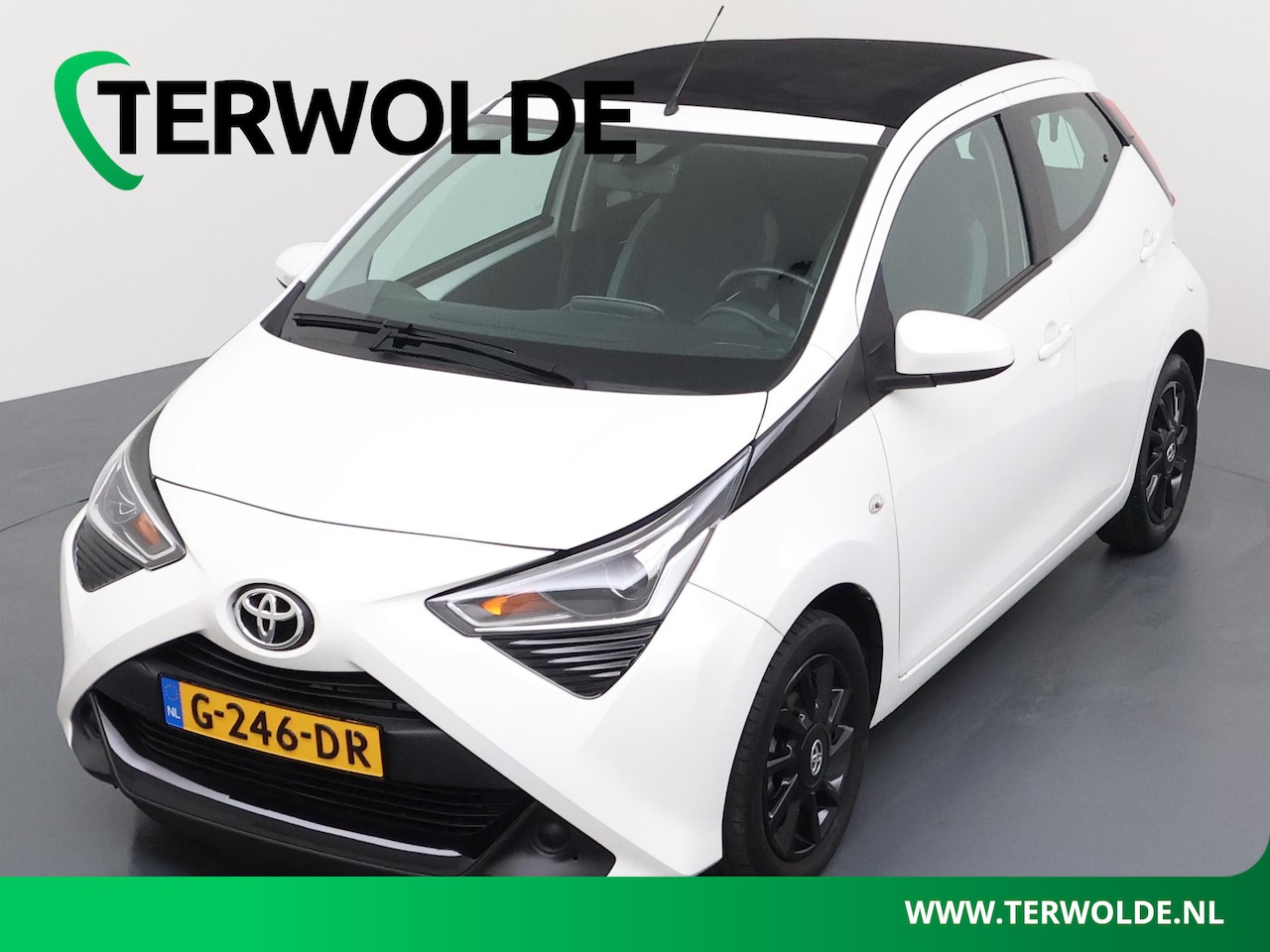 Toyota Aygo - 1.0 VVT-i x-play limited | Vouwdak | Parkeercamera | Lichtmetalen velgen | - AutoWereld.nl