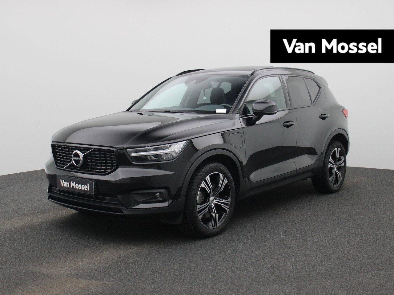 Volvo XC40 - T5 PHEV R-Design Aut. | Panoramadak | LED | Half-Leder | Camera | Navigatie - AutoWereld.nl
