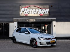 Volkswagen Golf - 2.0 TSI GTI Performance NAP 2E EIGENAAR