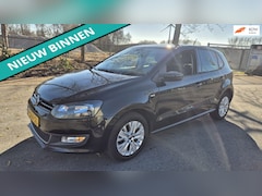 Volkswagen Polo - 1.2 TSI BlueMotion Edition LEKT IETS OLIE