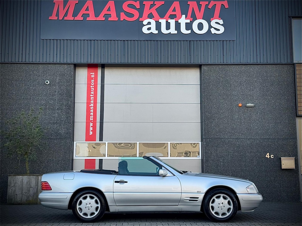 Mercedes-Benz SL-klasse Roadster - 320 Roadster / Aut / Hardtop / Service history / Rear seats / R129! - AutoWereld.nl