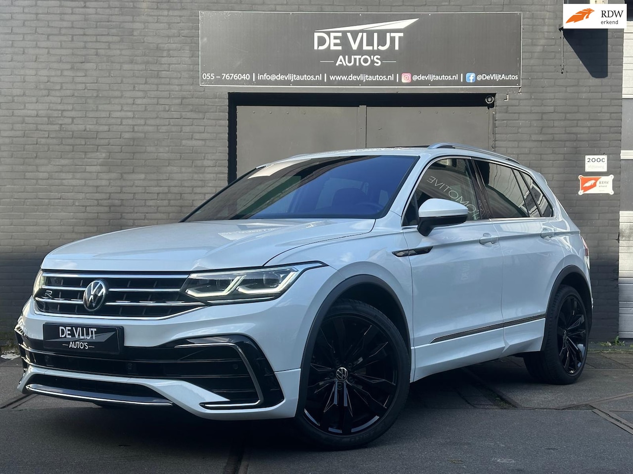 Volkswagen Tiguan - 2.0 TDI R-Line | Pano | Dsg | Carplay | memory Stoelen | Leder | Camera | Stoelverwarming - AutoWereld.nl