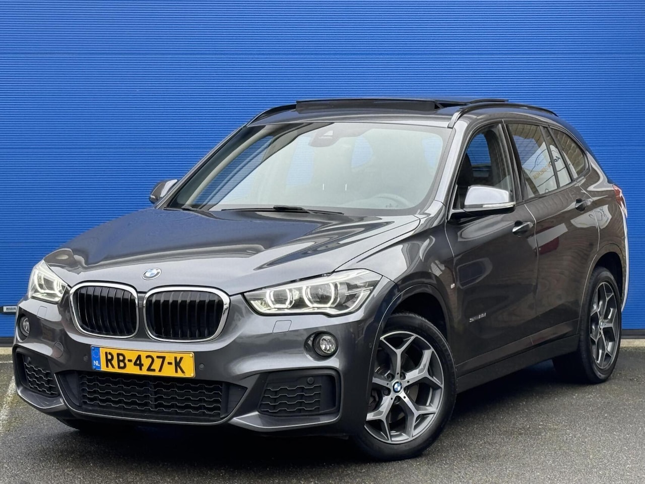 BMW X1 - sDrive20i High Executive | M-Sport | Panoramadak | Stoelverwarming - AutoWereld.nl