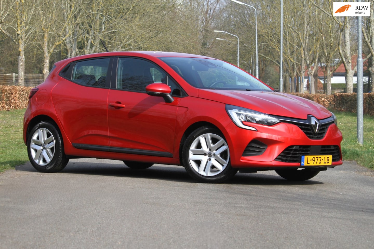 Renault Clio - 1.0 TCe Zen / Van 1e eigenaar / Airco / Cruise control / Multimedia systeem / Lane assist - AutoWereld.nl