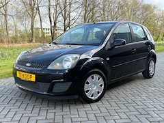 Ford Fiesta - 1.3 70 PK STYLE 5-DEURS / AIRCO
