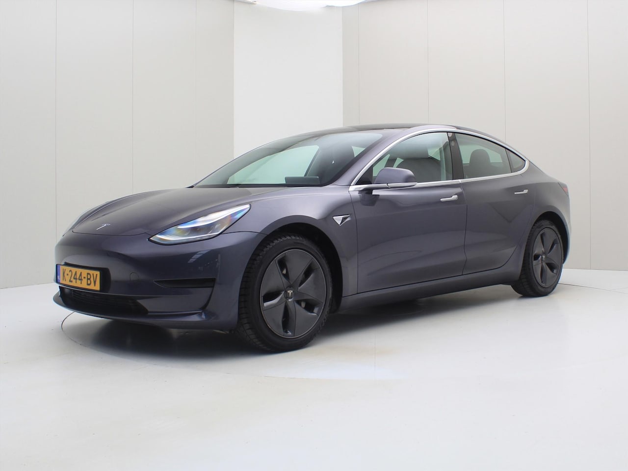 Tesla Model 3 - Standard RWD Plus 91% SoH [ LFP-ACCU+AUTOPILOT+60 kWh+PREMIUM AUDIO ] - AutoWereld.nl