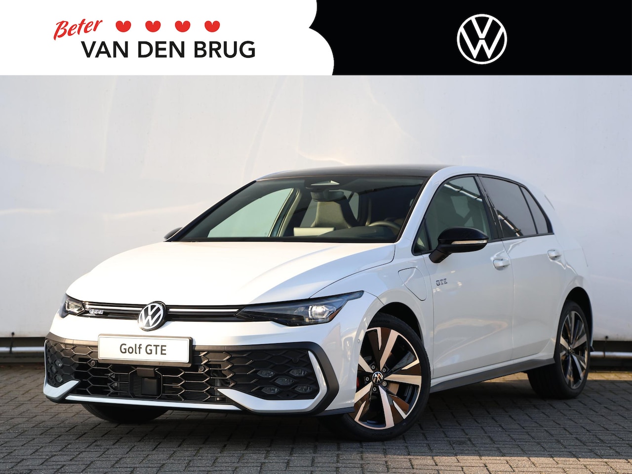 Volkswagen Golf - GTE 1.5 eHybrid 272 PK | 18" inch velgen | Black style | Panoramadak | Trekhaak | - AutoWereld.nl