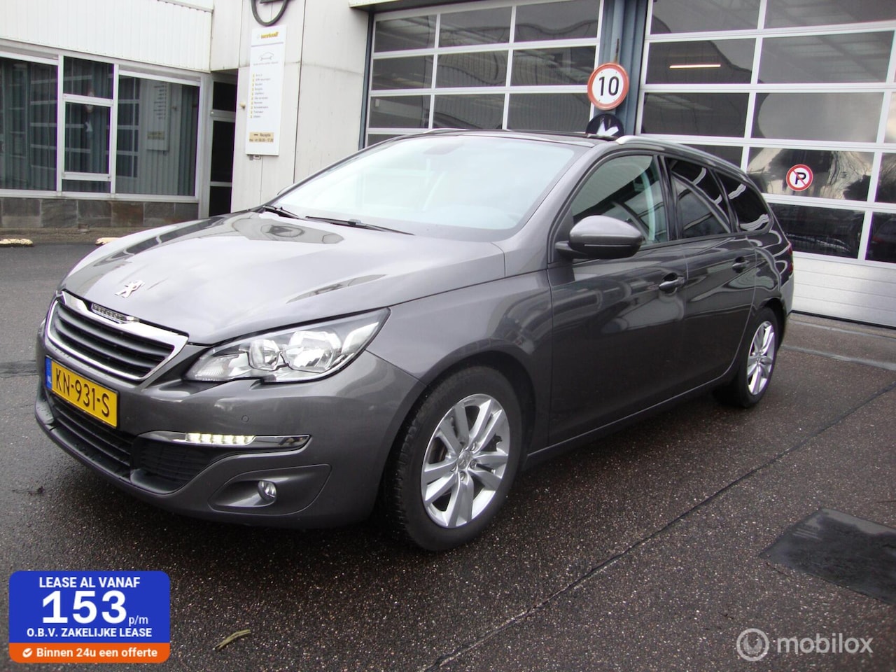 Peugeot 308 SW - 1.2 PureTech Blue Lease Executive 134571 km + N.A.P , LET OP ROOKT SOMS , BIEDEN BIEDEN - AutoWereld.nl