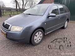 Skoda Fabia Combi - 1.4-16V Choice INRUILKOOPJE AIRCO