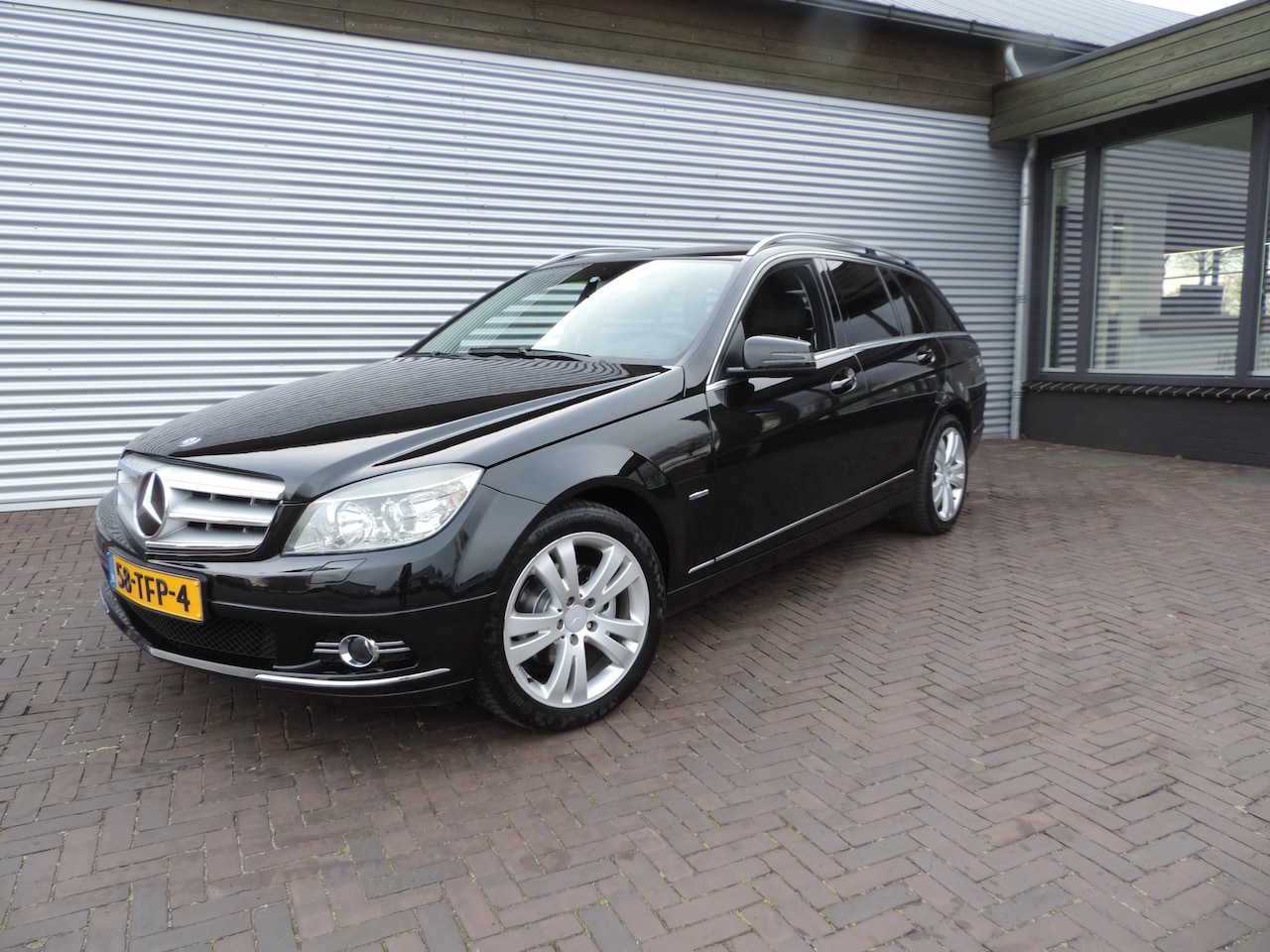 Mercedes-Benz C-klasse Estate - 180 CGI BlueEFFICIENCY Business Edition Avantgarde 180 CGI BlueEFFICIENCY Business Edition Avantgarde - AutoWereld.nl