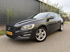 Volvo V60 - 2.4 D6 AWD Plug-In Hybrid Summum / DEALER ONDERHOUDEN / AUTOMAAT / SCHUIFDAK