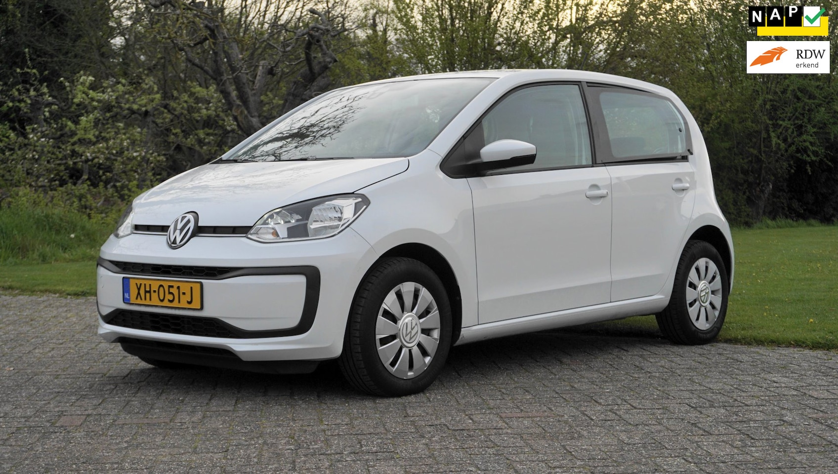 Volkswagen Up! - 1.0 BMT move up! 5 drs Airco blue tooth - AutoWereld.nl