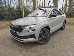 Skoda Karoq - 1.5 TSI Sportline Pano ACC Black optic