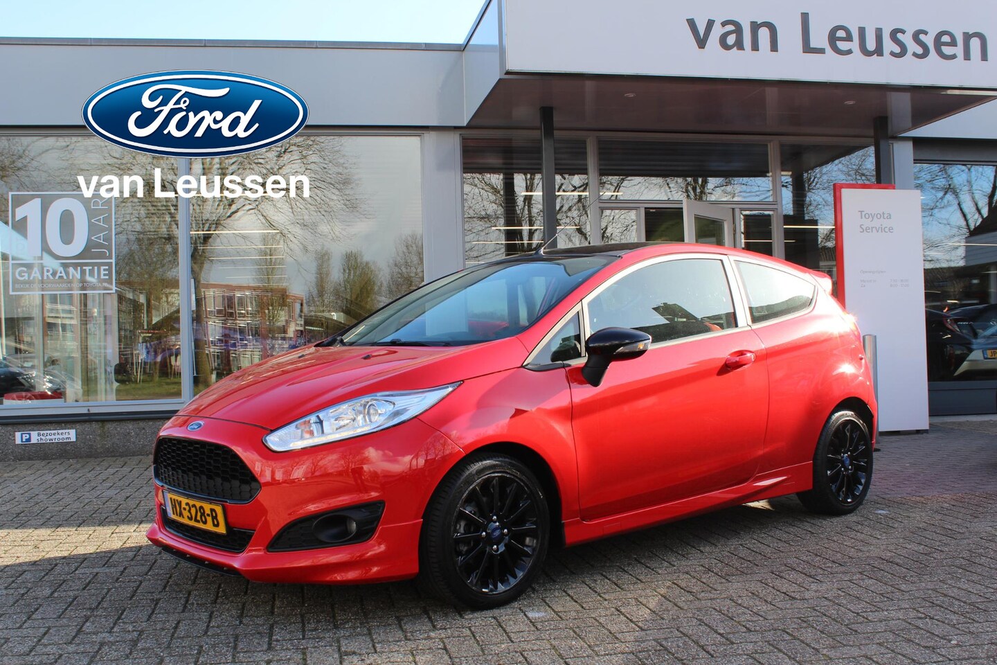 Ford Fiesta - 140PK RED-EDITION LM-VELGEN AIRCO EL RAMEN & SPIEGELS LED DAGRIJVERLICHTING - AutoWereld.nl