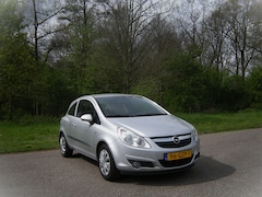 Opel Corsa - 1.2-16V Business . AUTOMAAT . Airco . Cruiscontrol enz