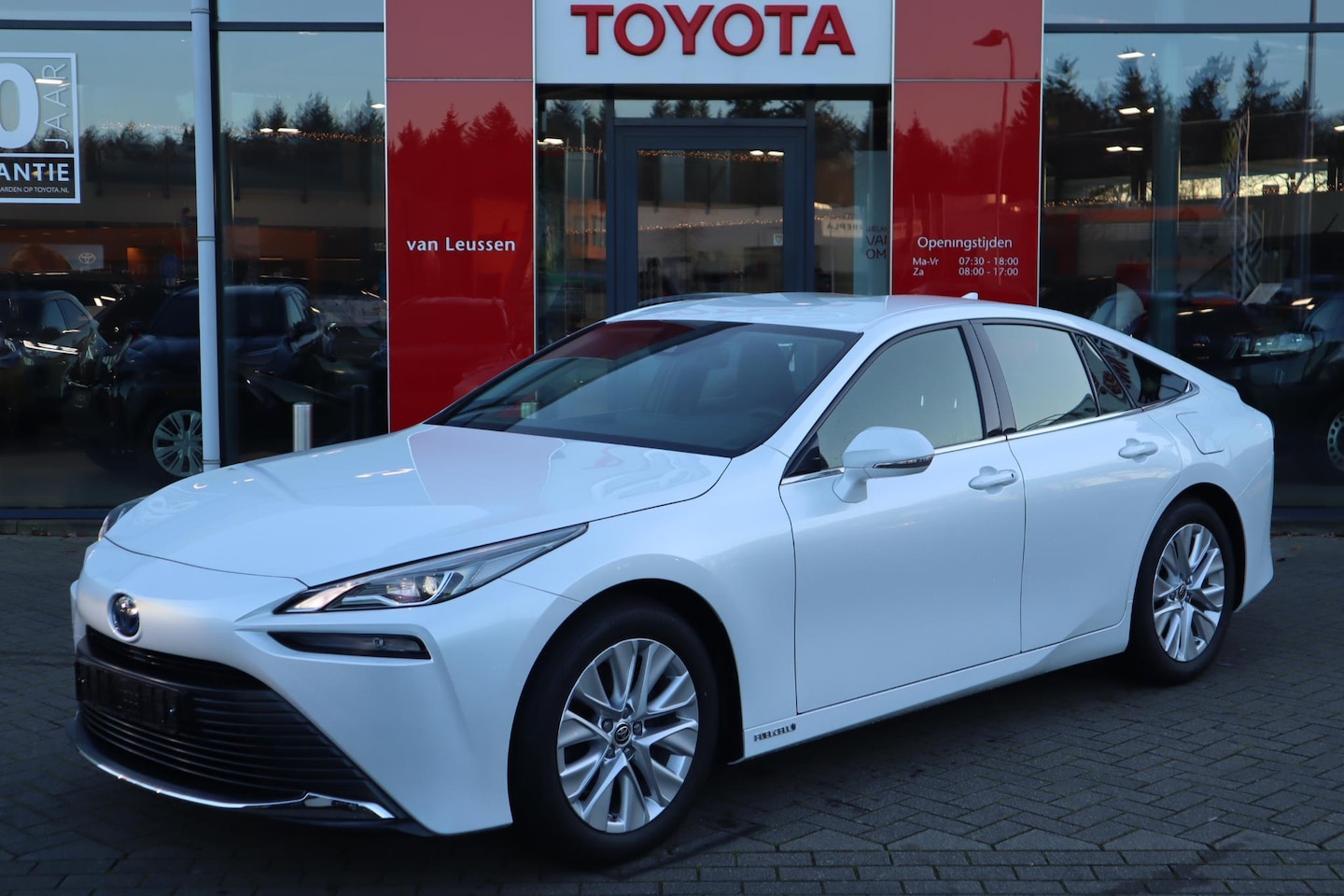 Toyota Mirai - DYNAMIC WATERSTOFAUTO KEYLESS JBL-AUDIO STOELVERW. APPLE/ANDROID CLIMA CAMERA AD-CRUISE RE - AutoWereld.nl