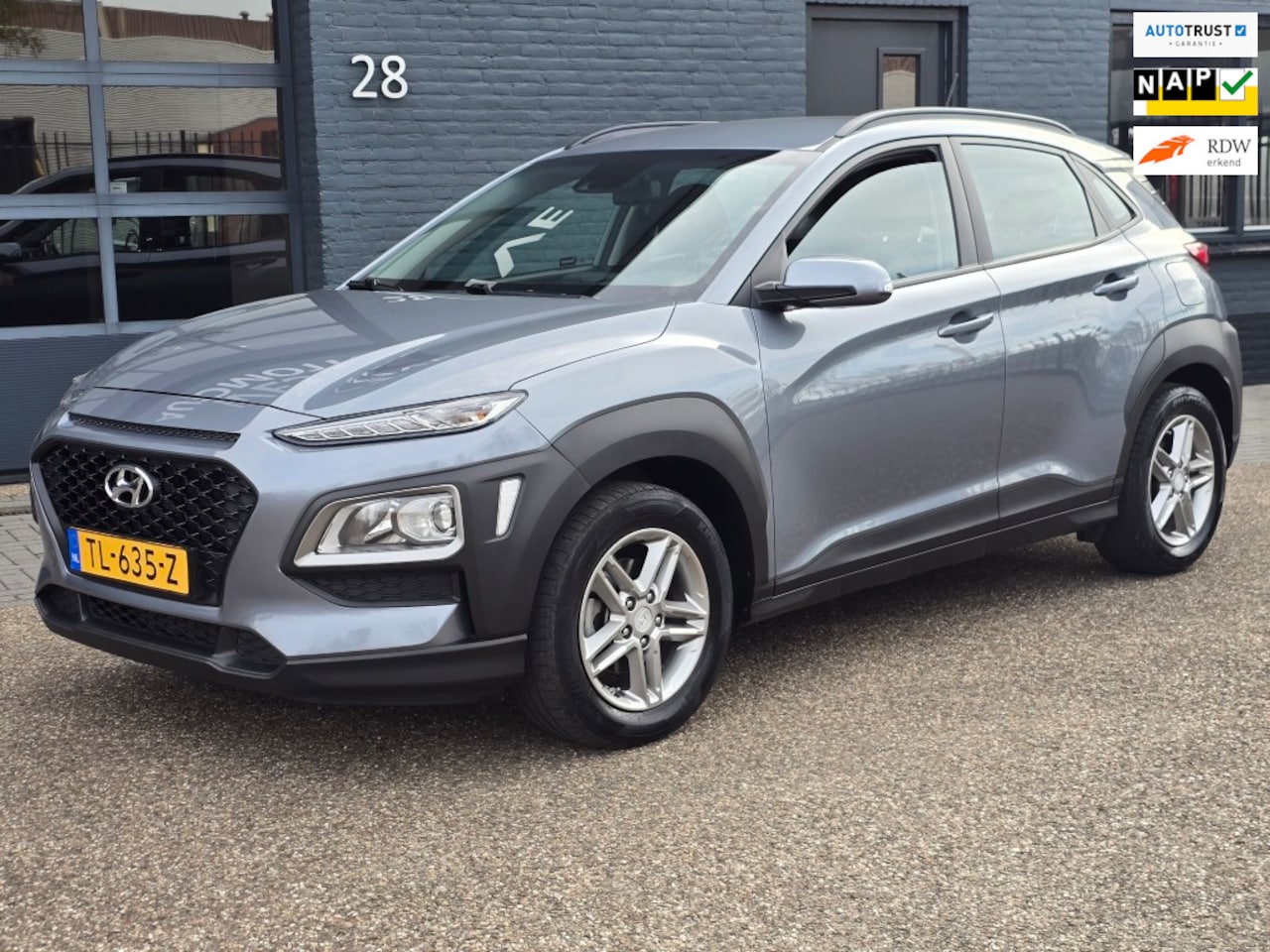 Hyundai Kona - 1.0T Essence DEALER ONDERHOUDEN NAVI CAMERA TREKHAAK - AutoWereld.nl