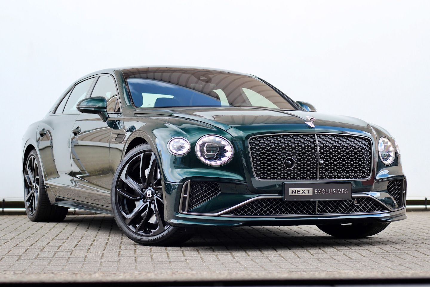 Bentley Flying Spur - 4.0 V8 Hybrid Speed | Touring | Rotating | Naim | Panoramadak - AutoWereld.nl