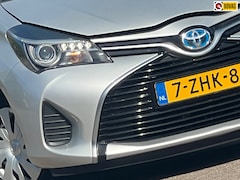 Toyota Yaris - 1.5 Hybrid Aspiration Automaat - Silver Metallic - Keurig