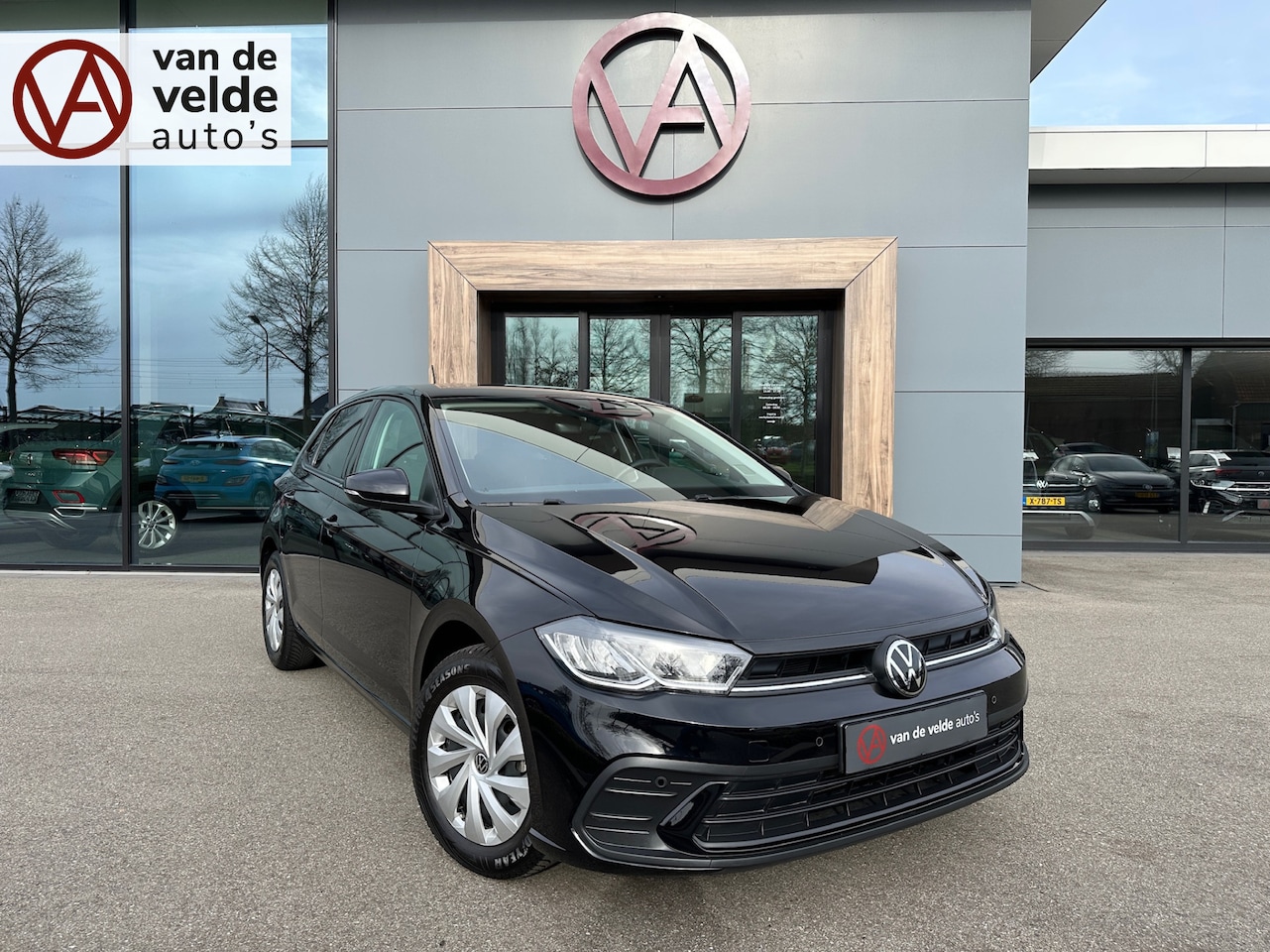 Volkswagen Polo - 1.0 TSI Life | Climate | 4-Season | Stoelverwarming | Carplay | Navi | Extra getint glas | - AutoWereld.nl