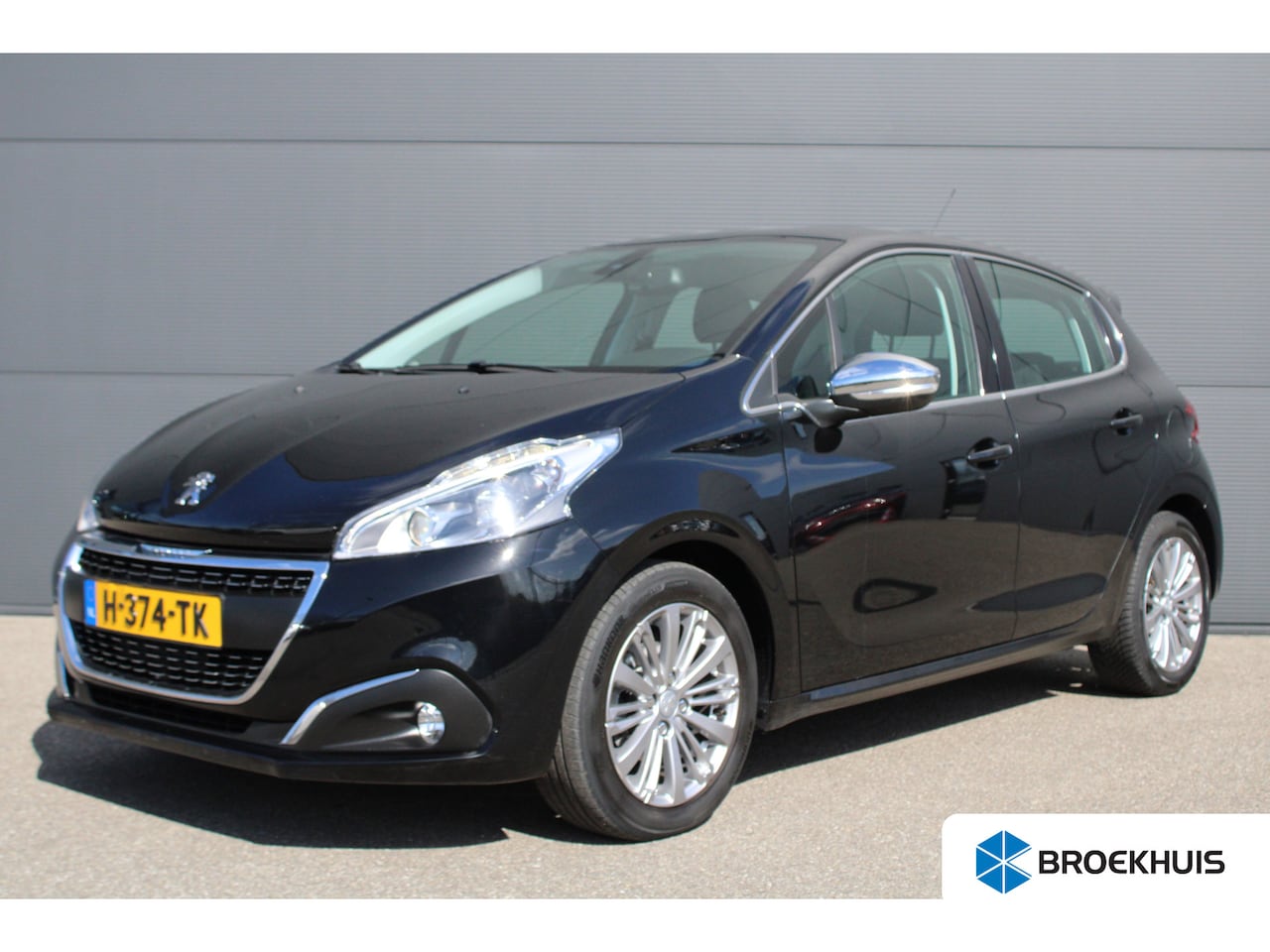 Peugeot 208 - 1.2 PureTech Allure | Automaat | Navi by app | Camera | Apple carplay | Climate control | - AutoWereld.nl
