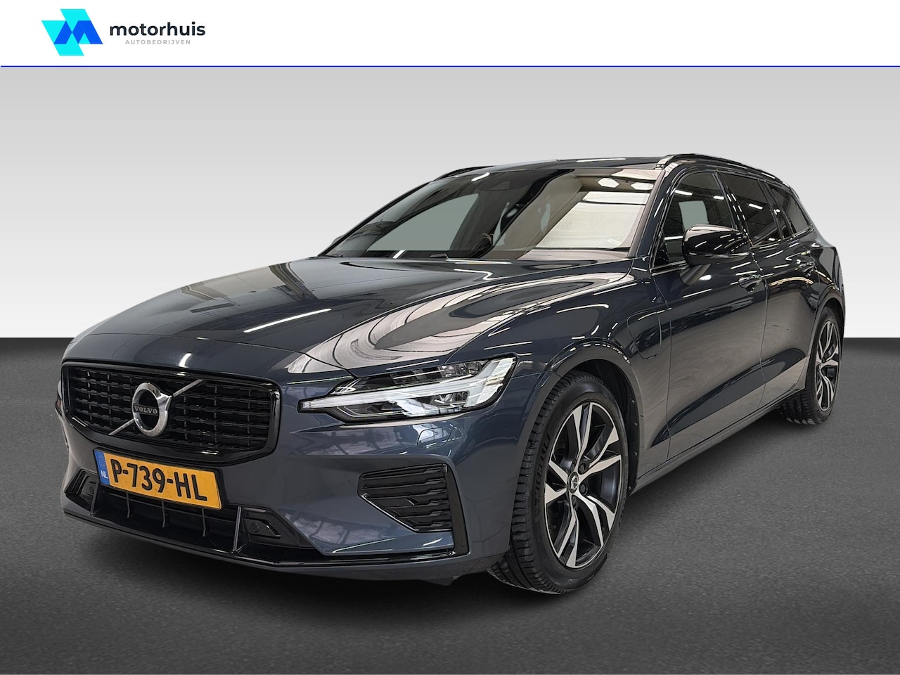 Volvo V60 - 2.0 T6 Plug-in hybrid AWD Plus Dark | Elektrisch glazen panorama-dak | Lederen bekleding | - AutoWereld.nl