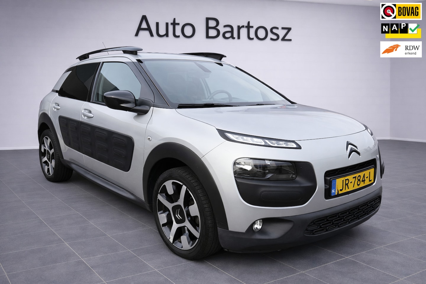 Citroën C4 Cactus - 1.2 PureTech Shine Aitbump editie / RIJLAAR - AutoWereld.nl