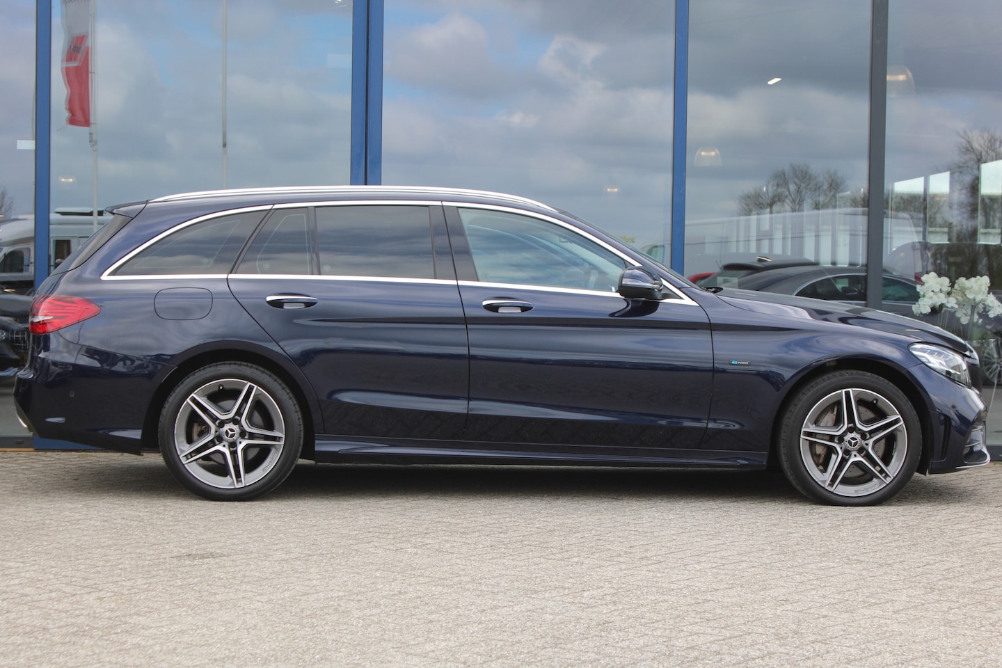 Mercedes-Benz C-klasse Estate - 300e AUT9 AMG Line KEY-LESS GO COMAND CARPLAY - AutoWereld.nl