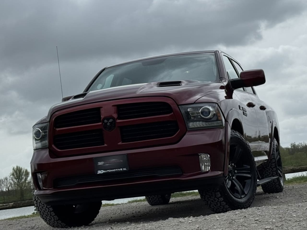 Dodge Ram 1500 - SPORT 5.7L V8, LAGE BIJTELLING, 1E EIG, LUCHTVERING, DEALER ONDERHOUDEN - AutoWereld.nl
