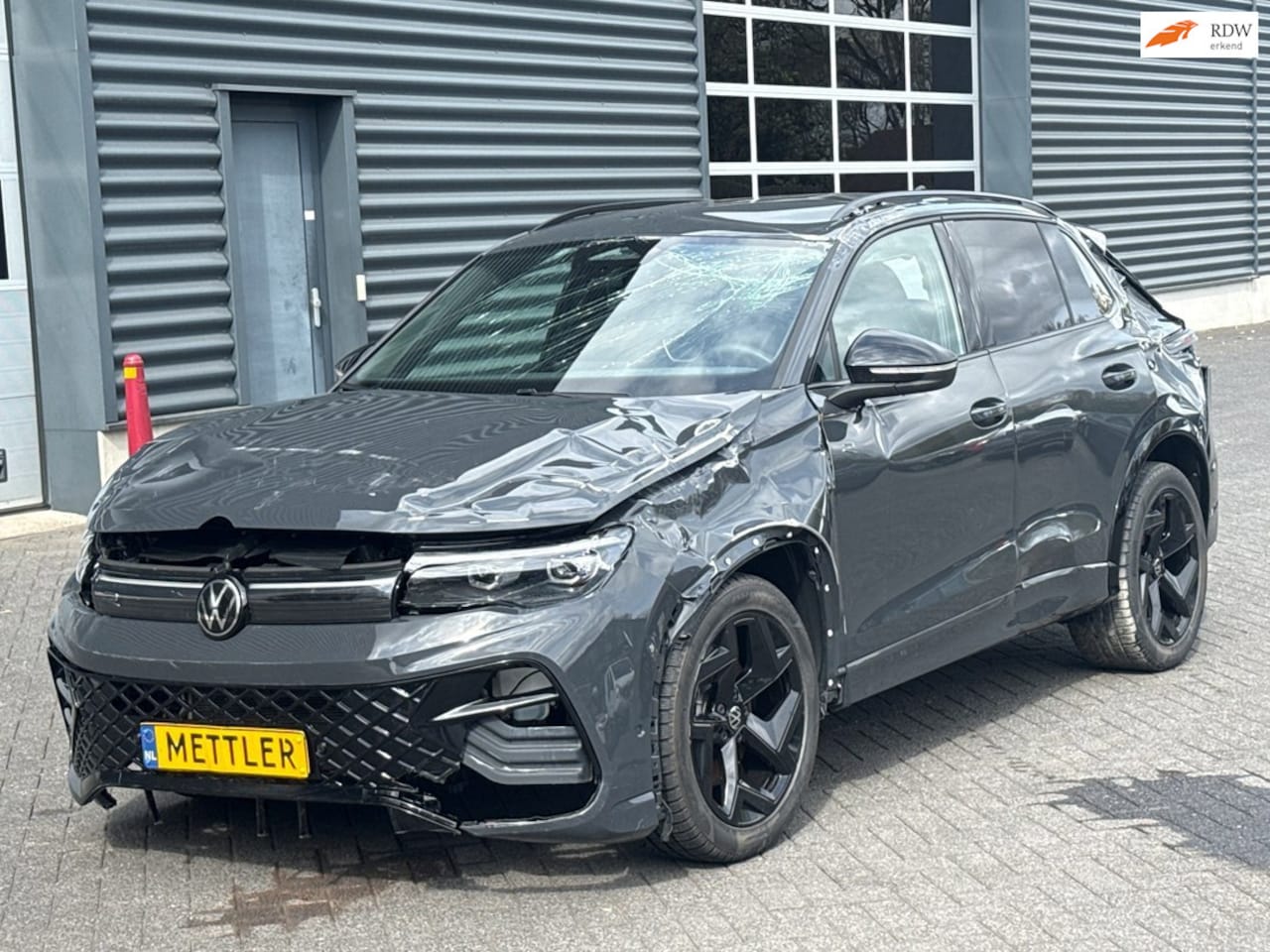 Volkswagen Tiguan - 3x R-Line, massage stoelen, camera - AutoWereld.nl
