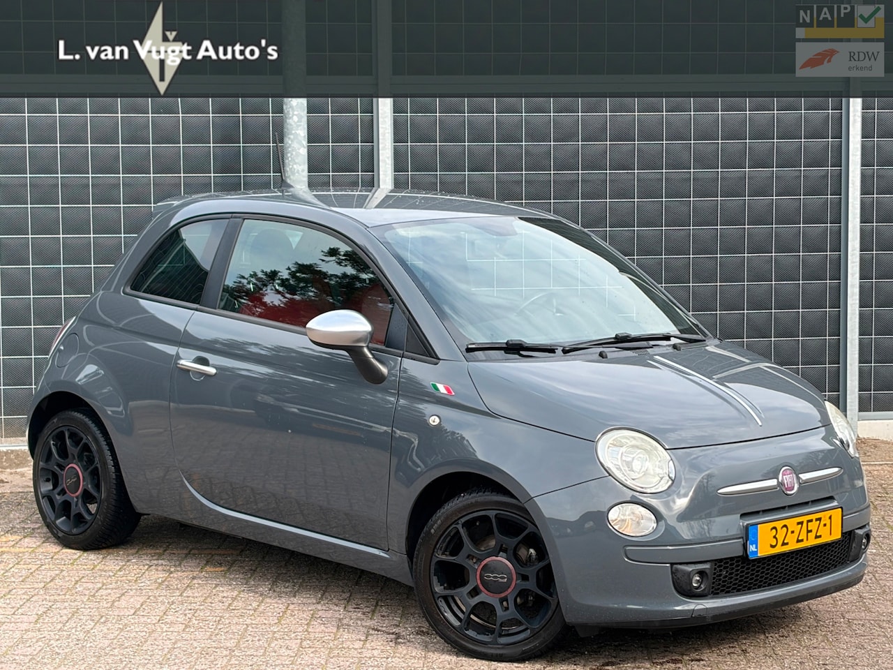 Fiat 500 - 0.9 TwinAir Turbo 85 PK Sport | xenon | Leder | Clima | PDC | 16"|Street | Grigio-Rosso - AutoWereld.nl