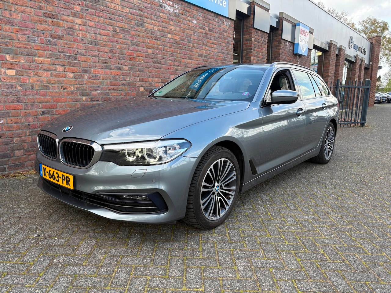 BMW 5-serie Touring - 520i Sportline - AutoWereld.nl