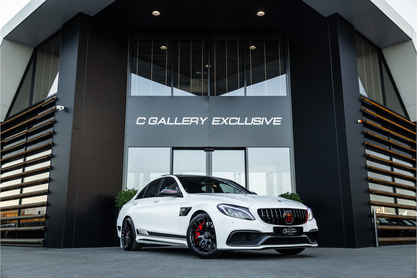 Mercedes-Benz C-klasse - AMG C63 S Edition 1 - Brabus 600 | Panorama | Akrapovic | Schaalstoelen | Burmester - AutoWereld.nl