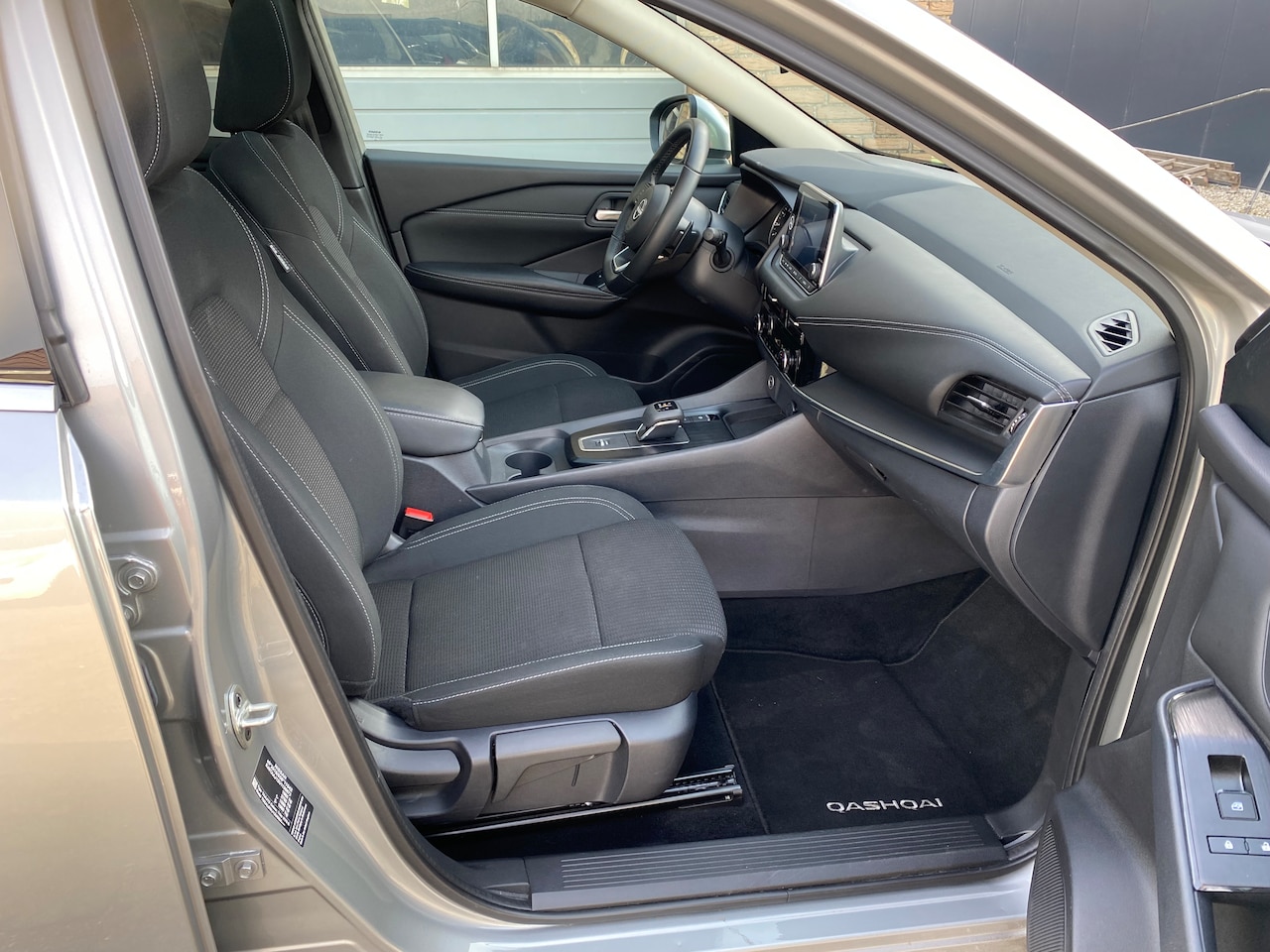 Nissan Qashqai - 1.3 MHEV Xtronic Acenta LAGE KM-STAND!!