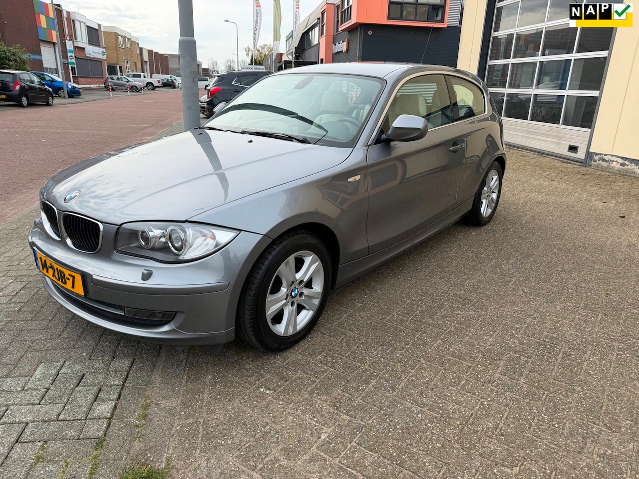BMW 1-serie - 120i Business Line Ultimate Edition Vol Optie Inruil Mogelijk - AutoWereld.nl