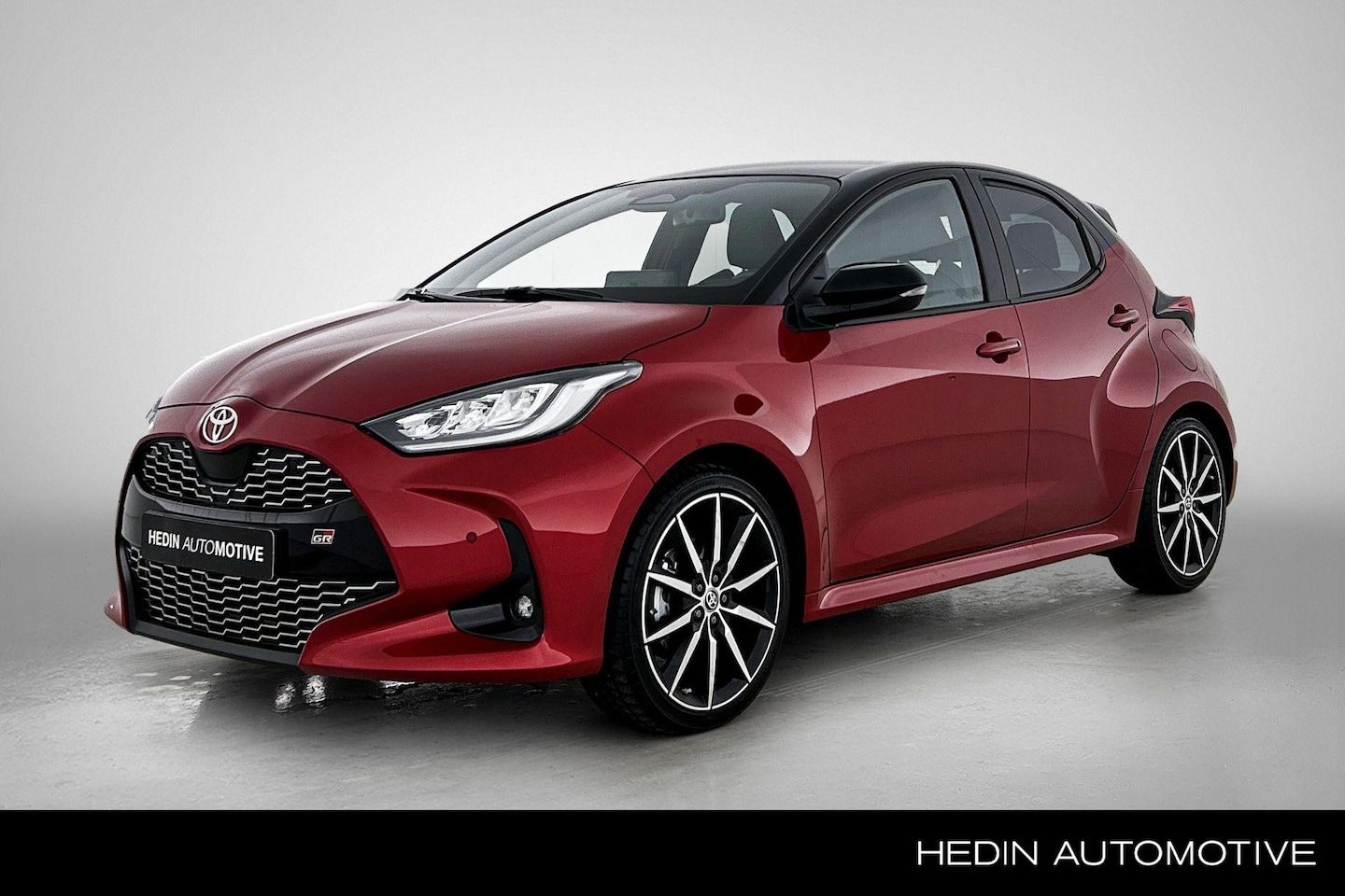 Toyota Yaris - 1.5 Hybrid 130 GR SPORT | Apple Carplay/Android Auto | automatische airco | Stuurverwarmin - AutoWereld.nl