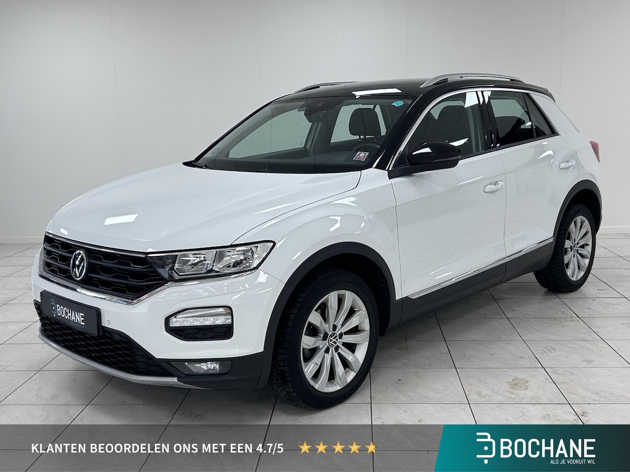 Volkswagen T-Roc - 1.0 TSI Style Business TREKHAAK | NAVIGATIE | PARKEERSENSOREN VOOR-EN ACHTER - AutoWereld.nl