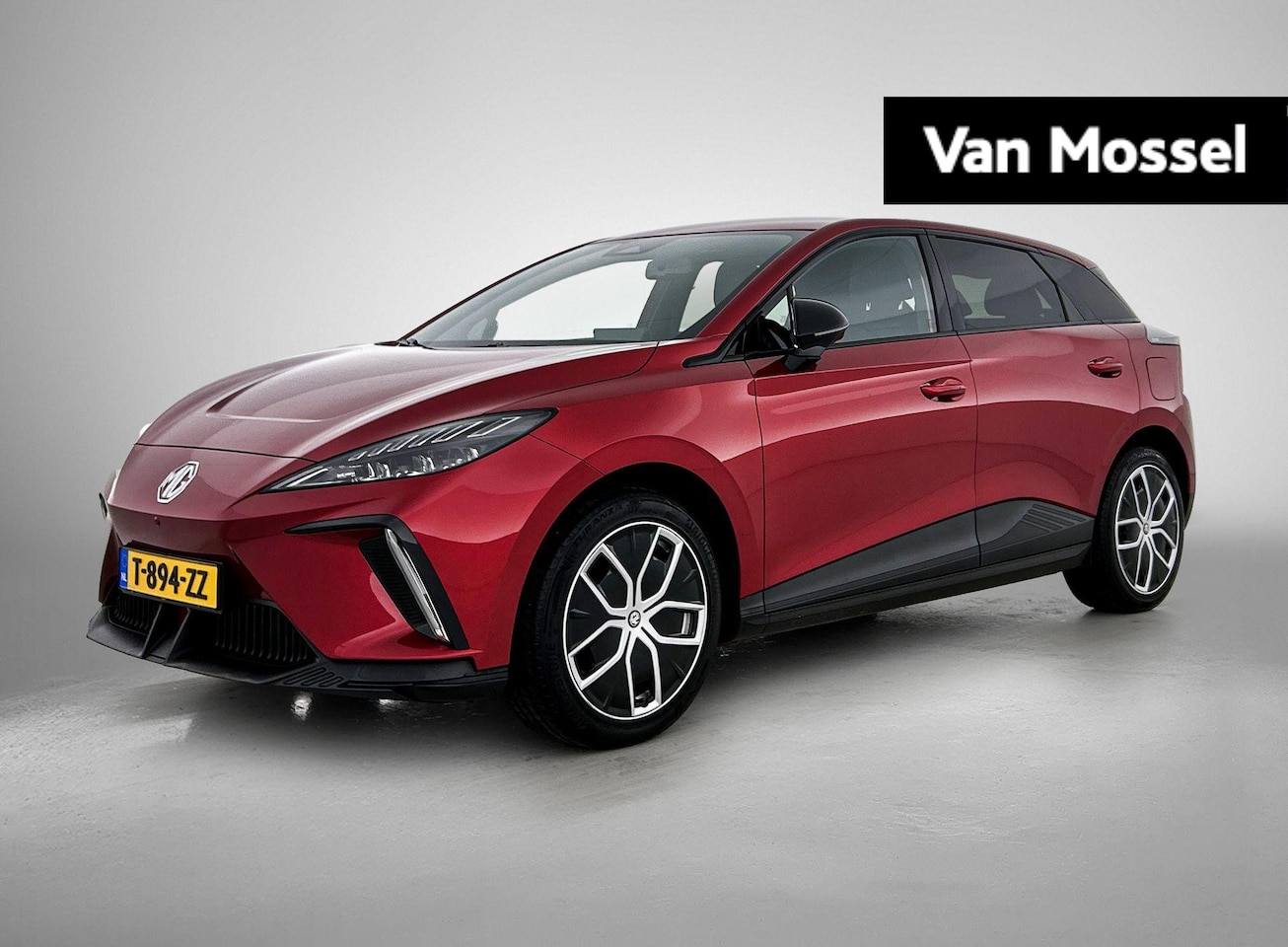 MG MG4 - Luxury 64 kWh | WLTP 435 KM | Navi | ACC | ECC | 18"LMV |  Stoel + Stuurverwarming | 360 C - AutoWereld.nl