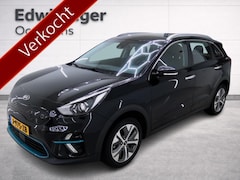 Kia e-Niro - DynamicLine 64 kWh 3-Fase | Leder/Stof | SOH 100% | Android Auto | Apple carplay