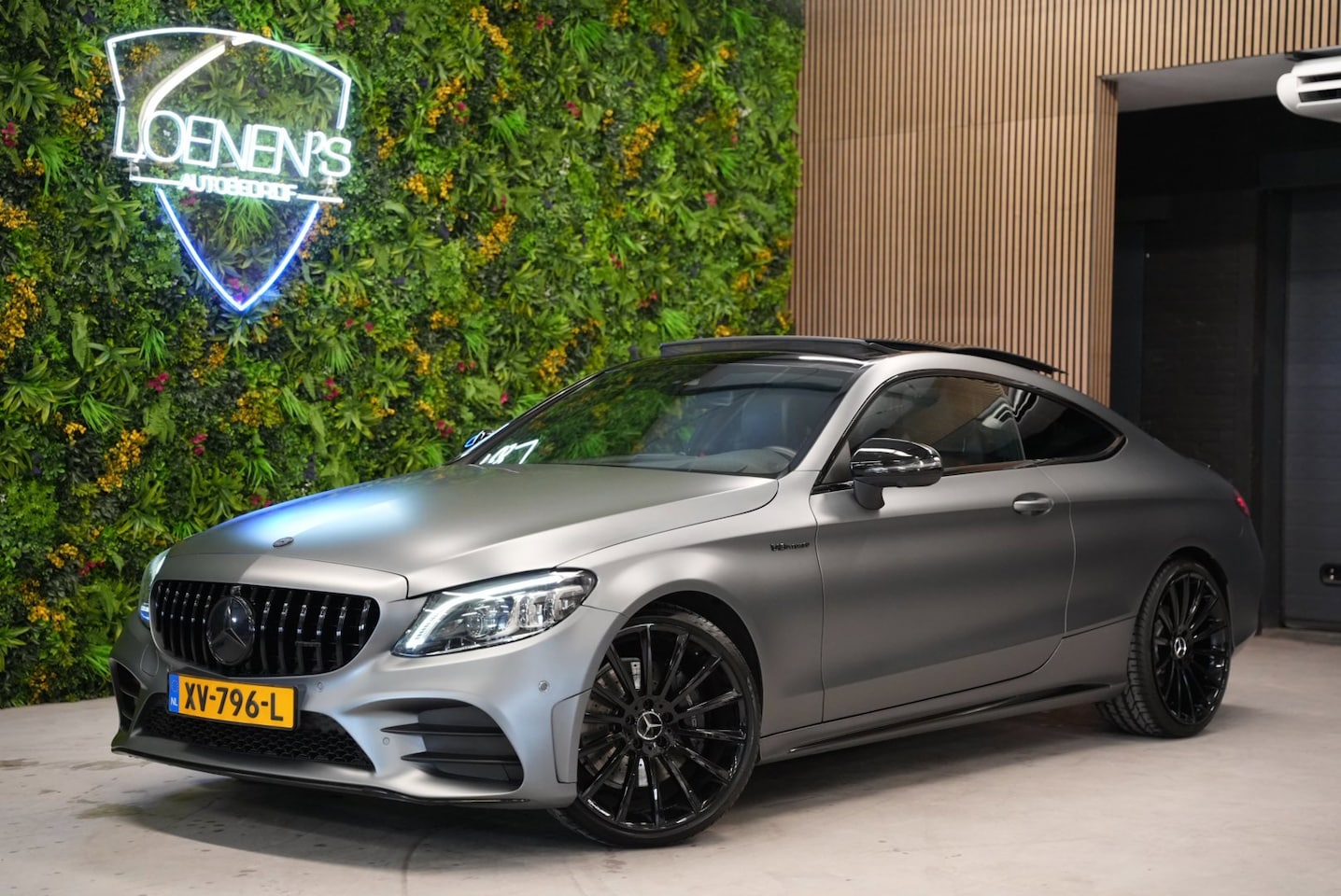 Mercedes-Benz C-klasse Coupé - 300 Premium AMG / Pano / Burmester / Rondomzichtcamera - AutoWereld.nl